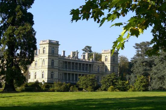 Chateau de Ferrieres